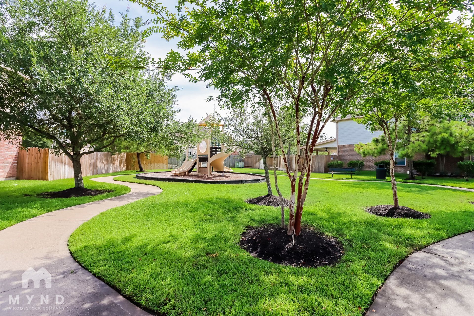 Building Photo - 4914 Forest Hurst Dr