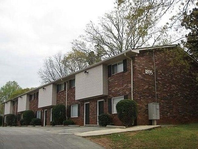 Building Photo - 1895 Dunlap Ave