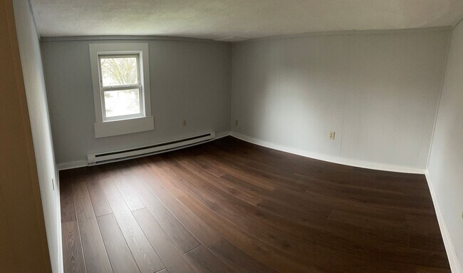 Building Photo - 122-124 E High Street