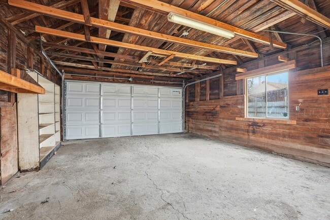 Building Photo - 611 S Ferrall St