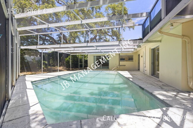 Building Photo - 1530 Price Cir