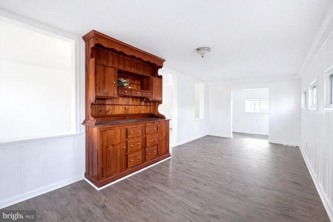 Building Photo - 608 Bethel Ave