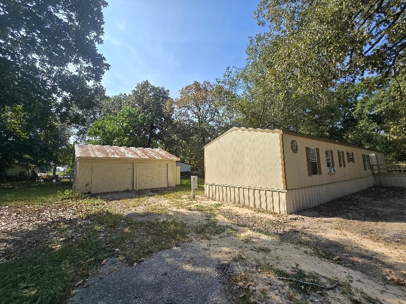 Building Photo - 612 Cherokee Ln