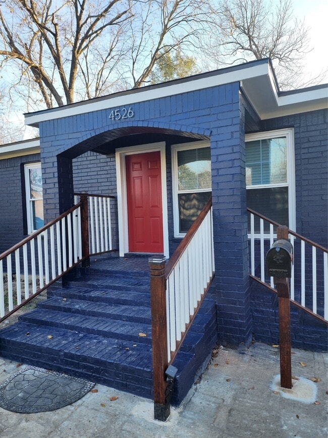 Building Photo - 4526 Kingsbury St