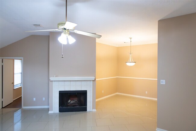 Building Photo - 11210 Fall Breeze Dr