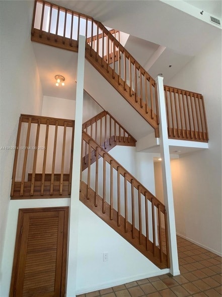 Building Photo - 1853 Jefferson Ave