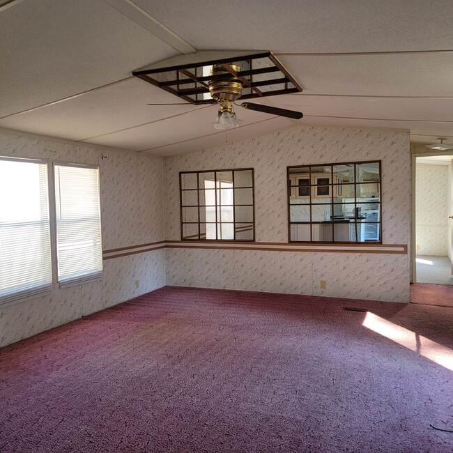 Building Photo - 926 Hollywood Dr