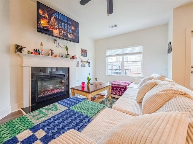 Building Photo - 5786 Calle Vis Dr