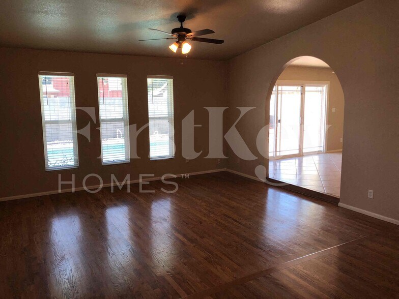 Building Photo - 3672 W Windrose Dr