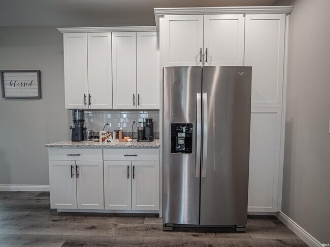 Building Photo - 3593 Sand Dr