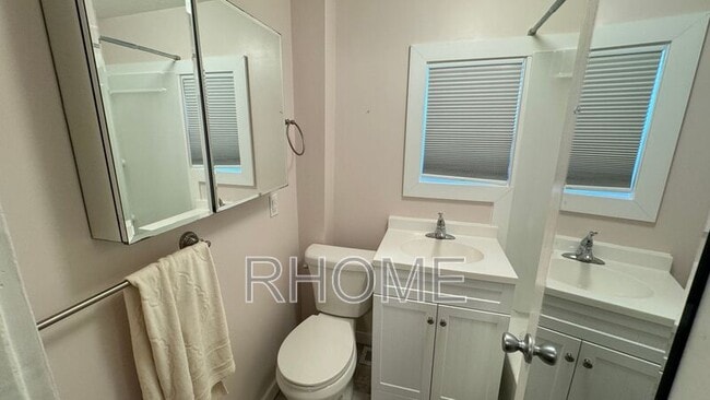 Building Photo - 1054 Wilson Ave S