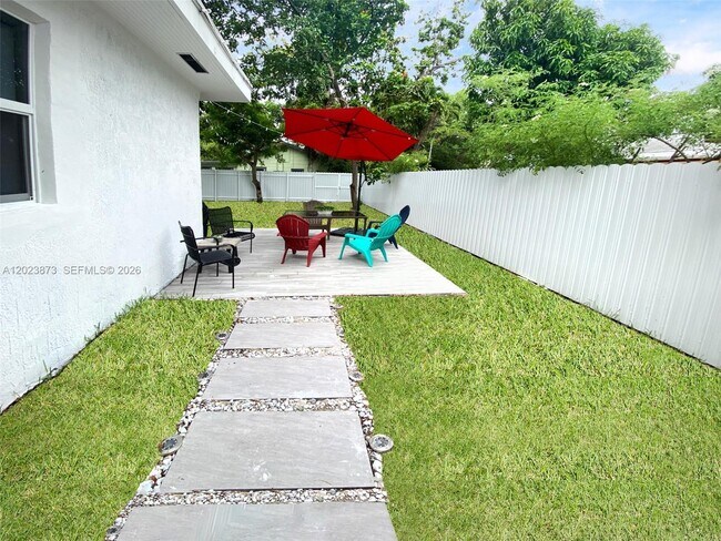 Building Photo - 4727 NW 5th Ave