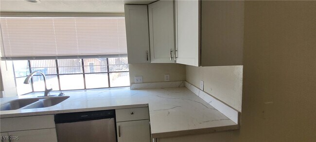 Building Photo - 7664 Angel Crest Cir
