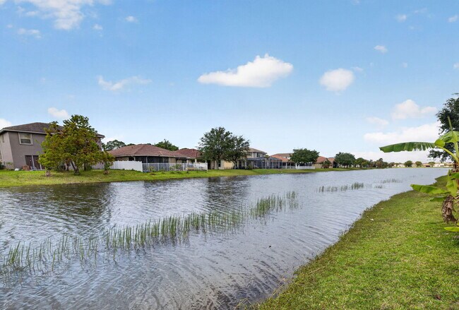 Building Photo - 2237 Newport Isles Blvd