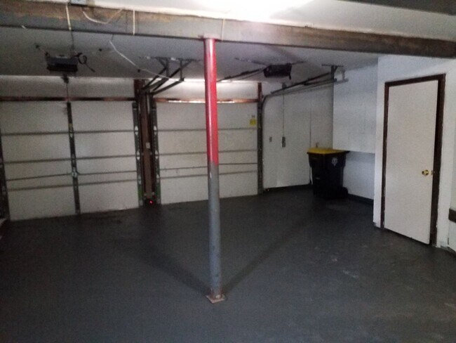 Building Photo - AVAILABLE Soon!! Large Family SF Newly Ren...