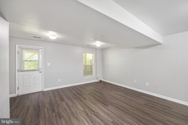 Building Photo - 12807 Town Center Way