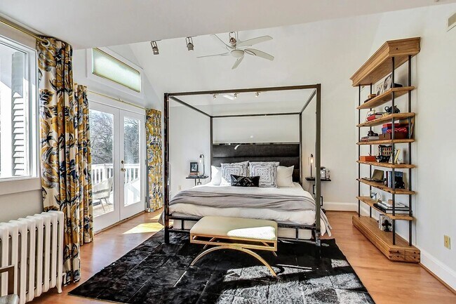 Building Photo - Palisades, NW Washington, DC - Beautiful 4...