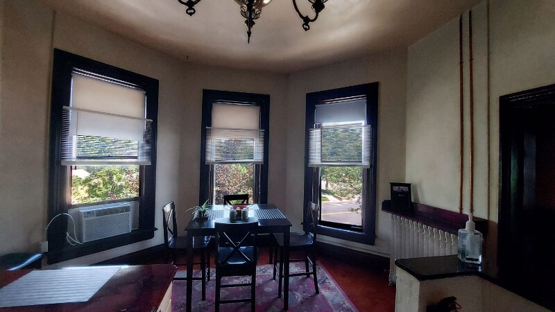 Building Photo - 334 E Mulberry St