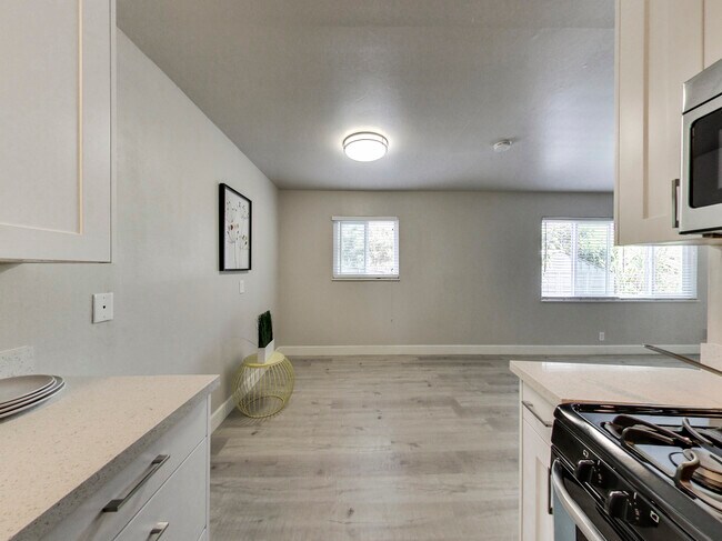 Building Photo - 1830 6th Ave