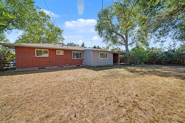 Building Photo - 2303 Braun Ct