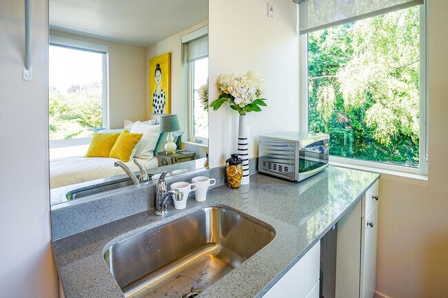 Interior Photo - Alcove Spring Park - Modern Cozy Studio Apartments in First Hill