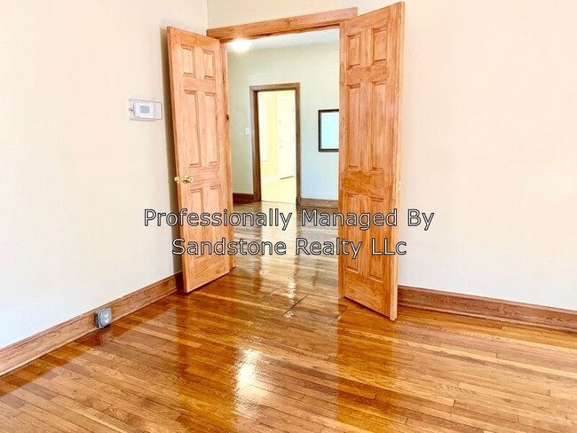 Building Photo - Charming 3 Bedroom in Historic Oberlin