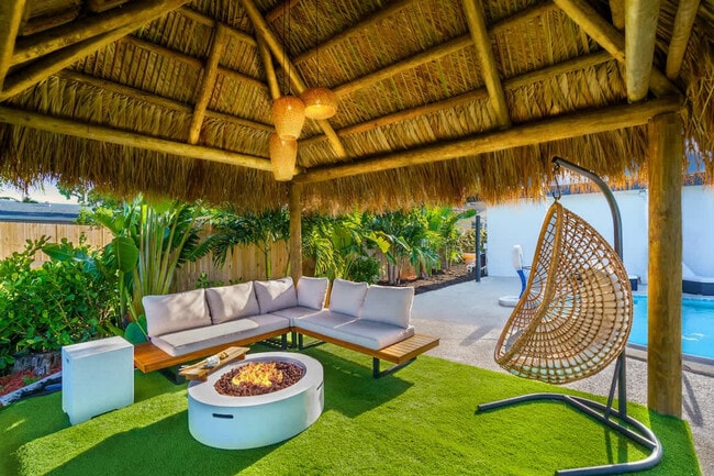 Building Photo - 18735 NE 18th Ave