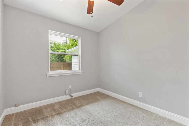 Building Photo - 626 Seneca Dr