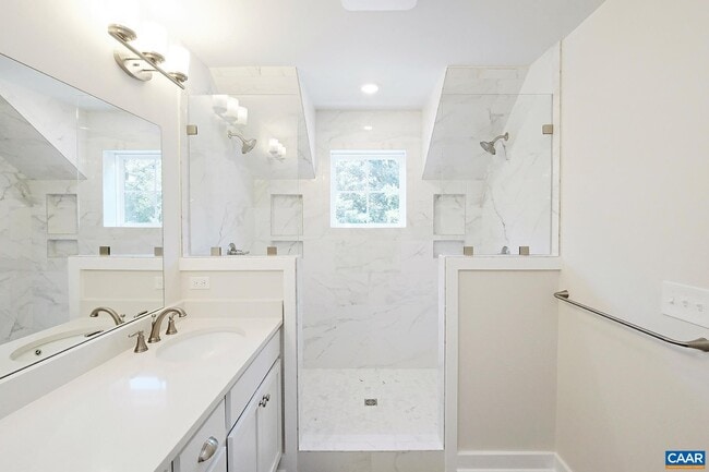 Building Photo - 952 Belvedere Way