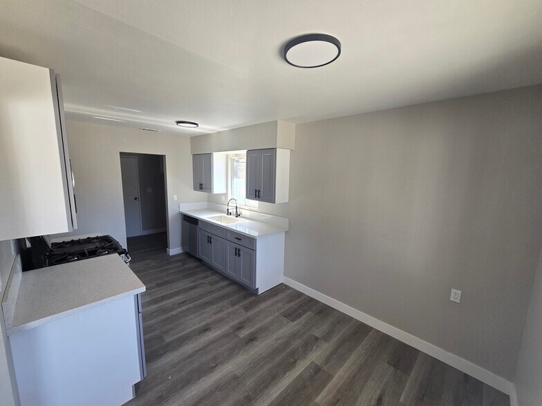 Building Photo - 44414 Andale Ave