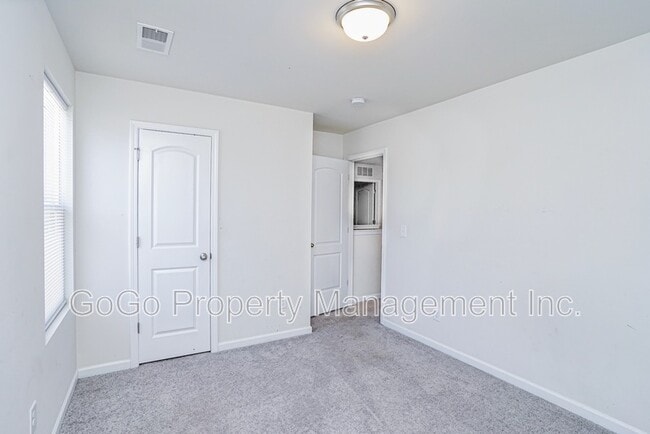 Building Photo - 417 Wagon Trail