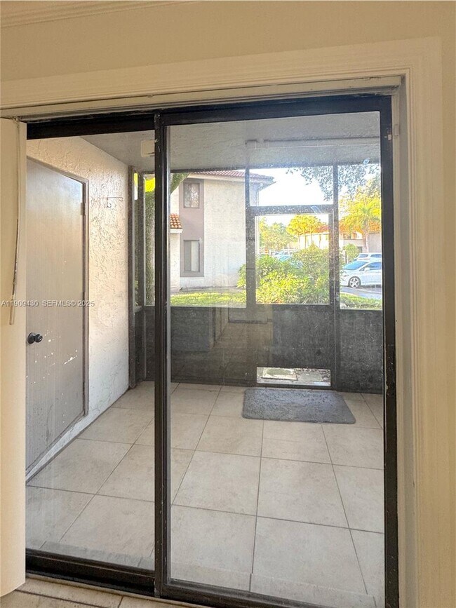 Building Photo - 3215 Coral Lake Dr