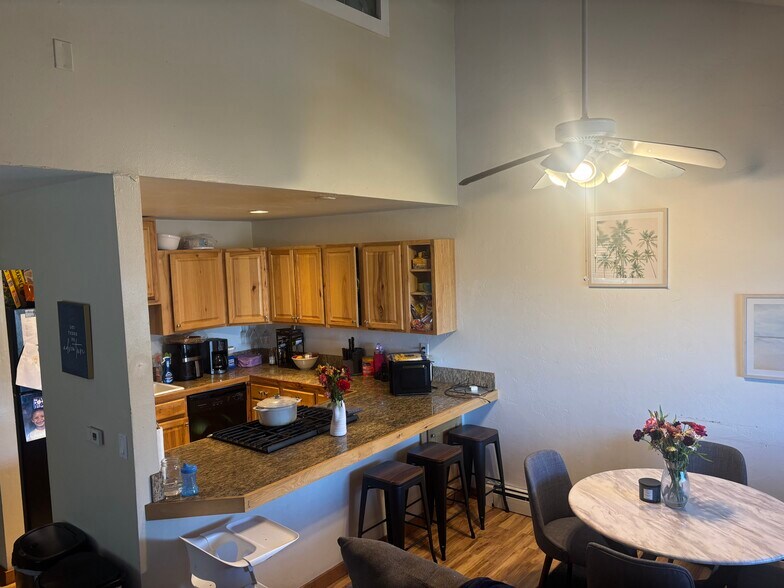 Building Photo - 336 Old Fish Creek Falls Rd