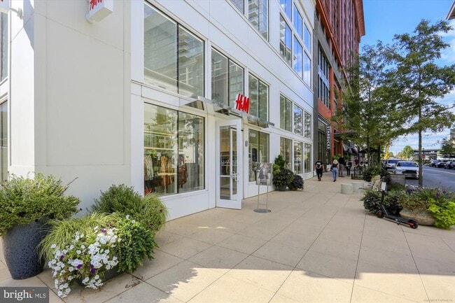 Building Photo - 10500 ROCKVILLE PIK