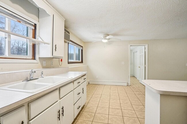 Building Photo - 17256 Kenyon St NE