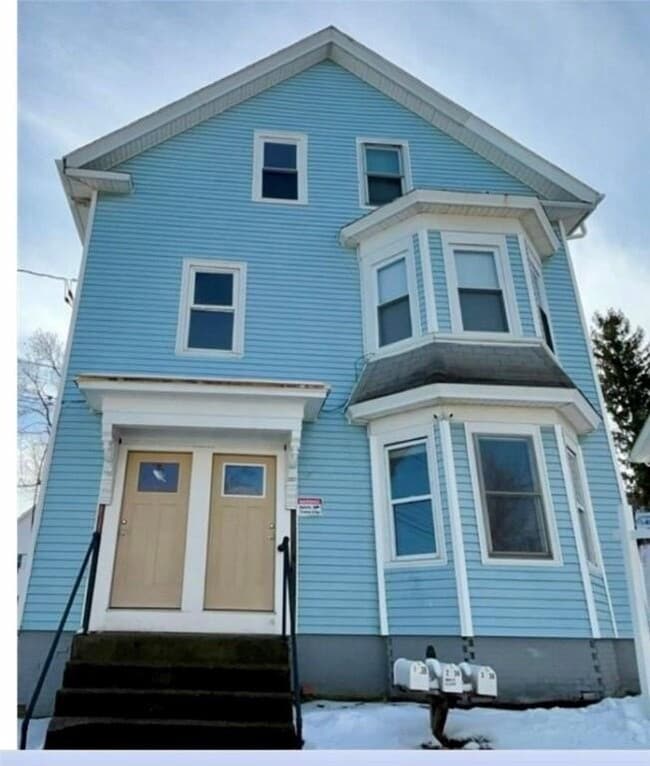 Building Photo - 36 Highland St