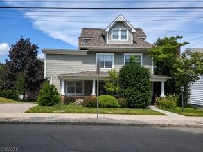 Building Photo - 178 E Lindsley Rd