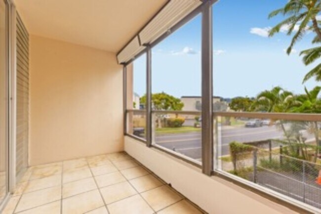 Building Photo - Move-In Ready Salt Lake Condo – Freshly Up...