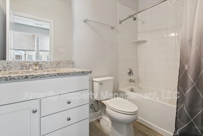 Building Photo - 121 Daybeacon St