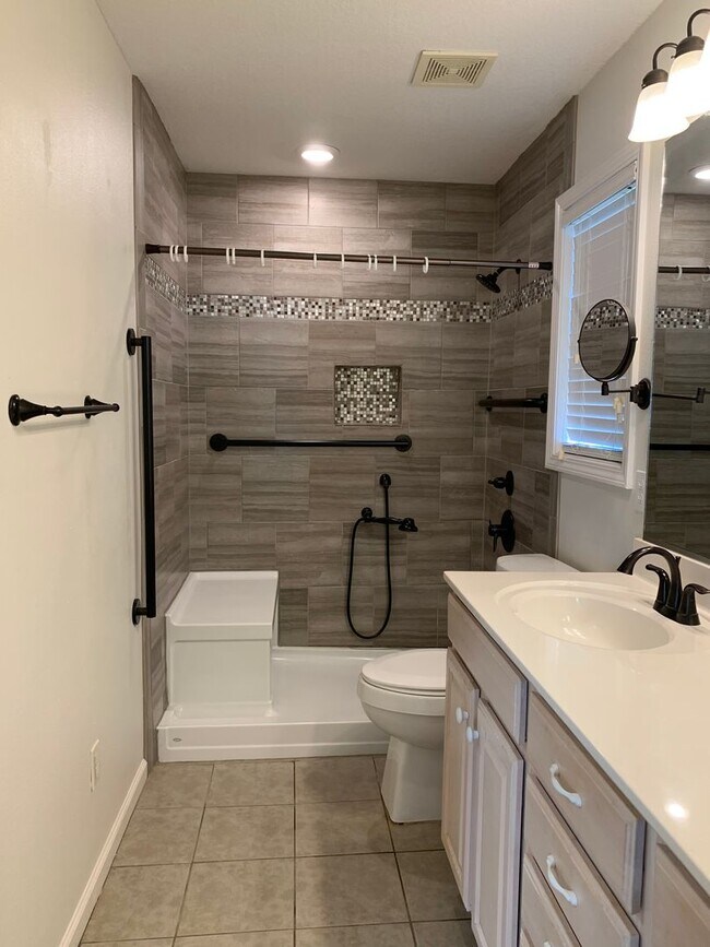 Building Photo - 3bed/2bath Home with Fenced Backyard in Valley View Schools!!!!!!