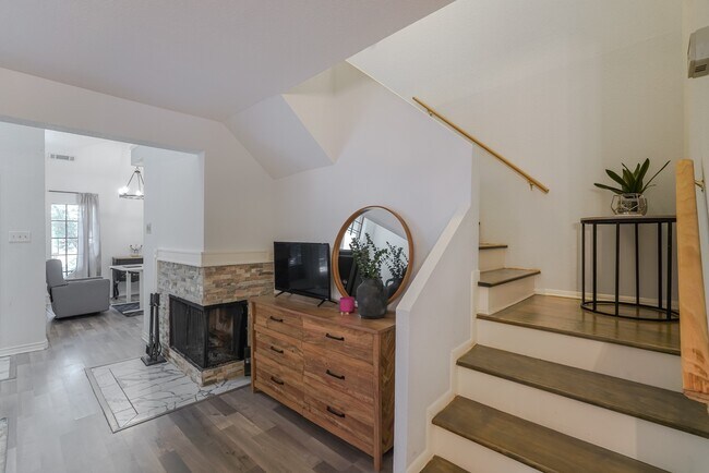 Building Photo - 16800 Sugar Pine Dr