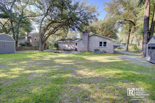 Building Photo - 209 Chucker Dr