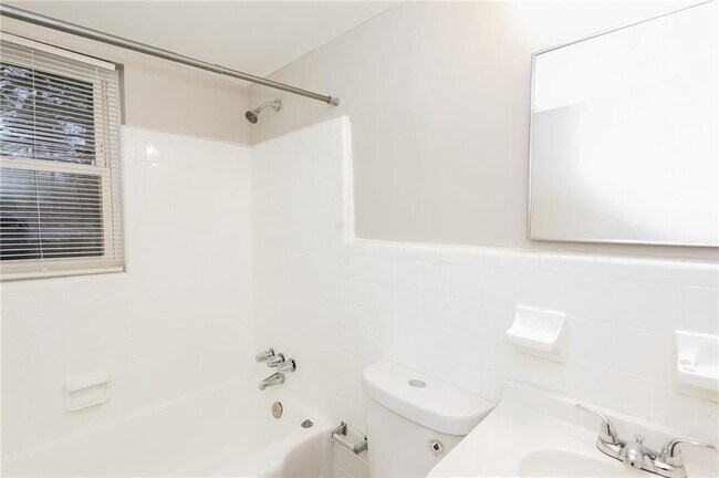 Building Photo - 2841 Belvedere Ln