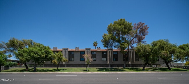 Building Photo - 2615 Hayden Rd