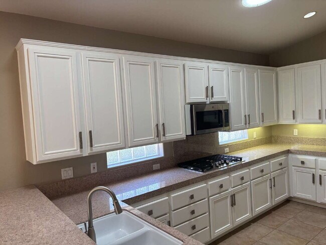 Building Photo - 45218 Coeur Dalene Dr