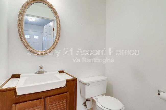 Building Photo - 5328 Larochelle Ct