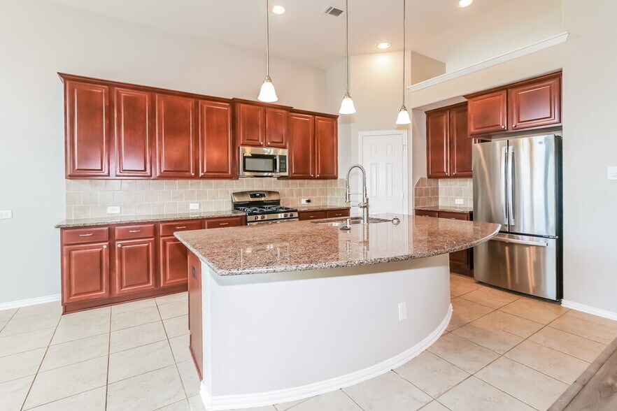 Building Photo - 29023 Oldfield Ct