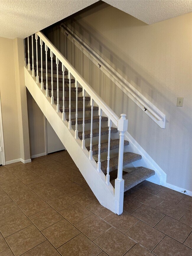 Building Photo - 2121 Hepburn St