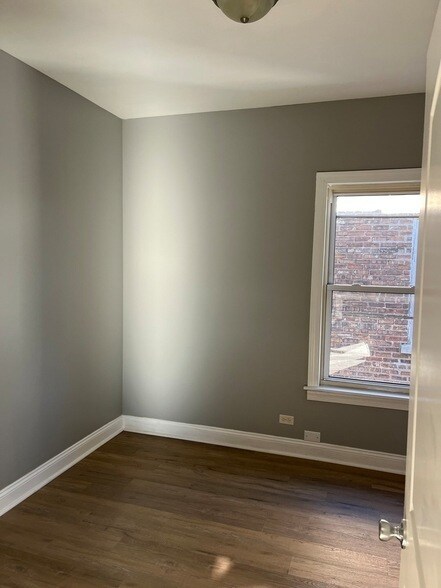 Building Photo - 1451 N Massasoit Ave