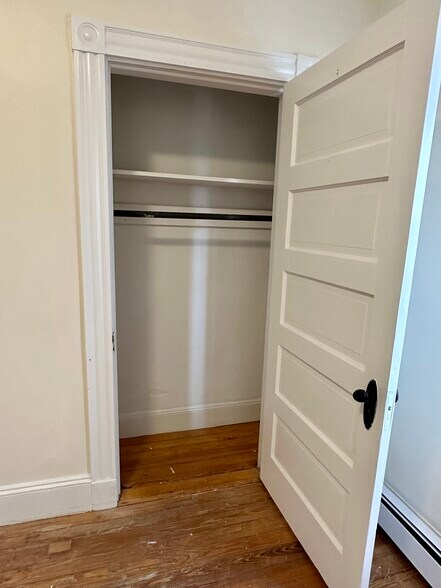 Building Photo - 505 Main St